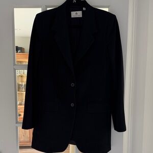 Aritzia Women's Elegant Black Suit Jacket